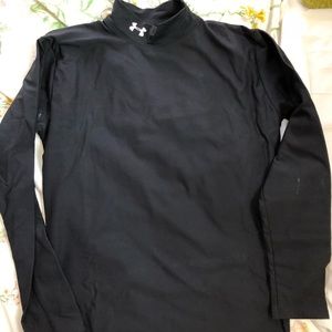 Long sleeved under armour. Black. XL